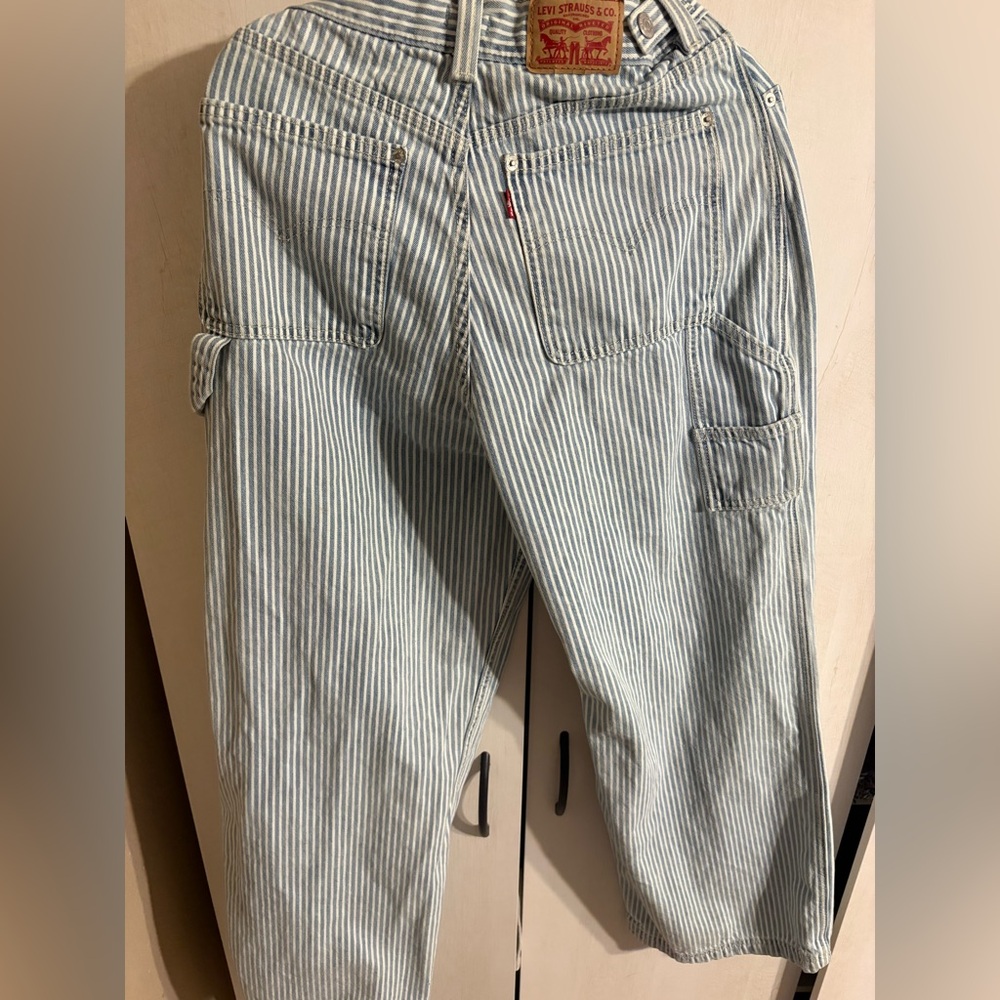 Levi’s wide leg cargo size 29